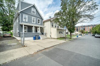 16 New St in Montclair, NJ - Building Photo - Building Photo