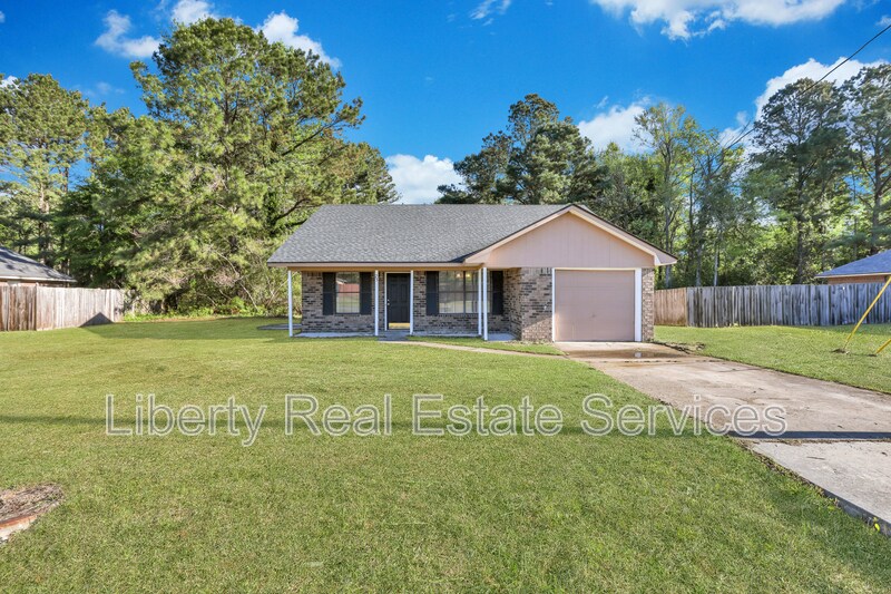 25 Hunters Branch Dr in Allenhurst, GA - Building Photo