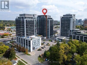 9600 Yonge St in Richmond Hill, ON - Building Photo - Building Photo