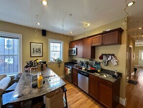 148 Hillside St, Unit 1 in Boston, MA - Building Photo - Building Photo