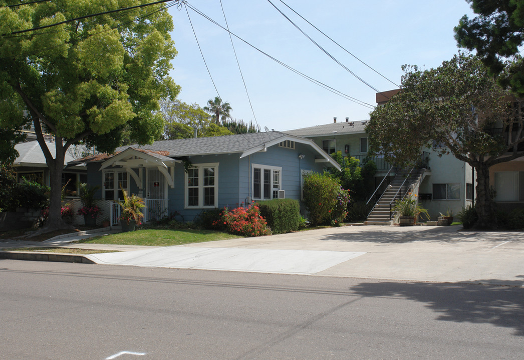 4221 Third Ave in San Diego, CA - Foto de edificio