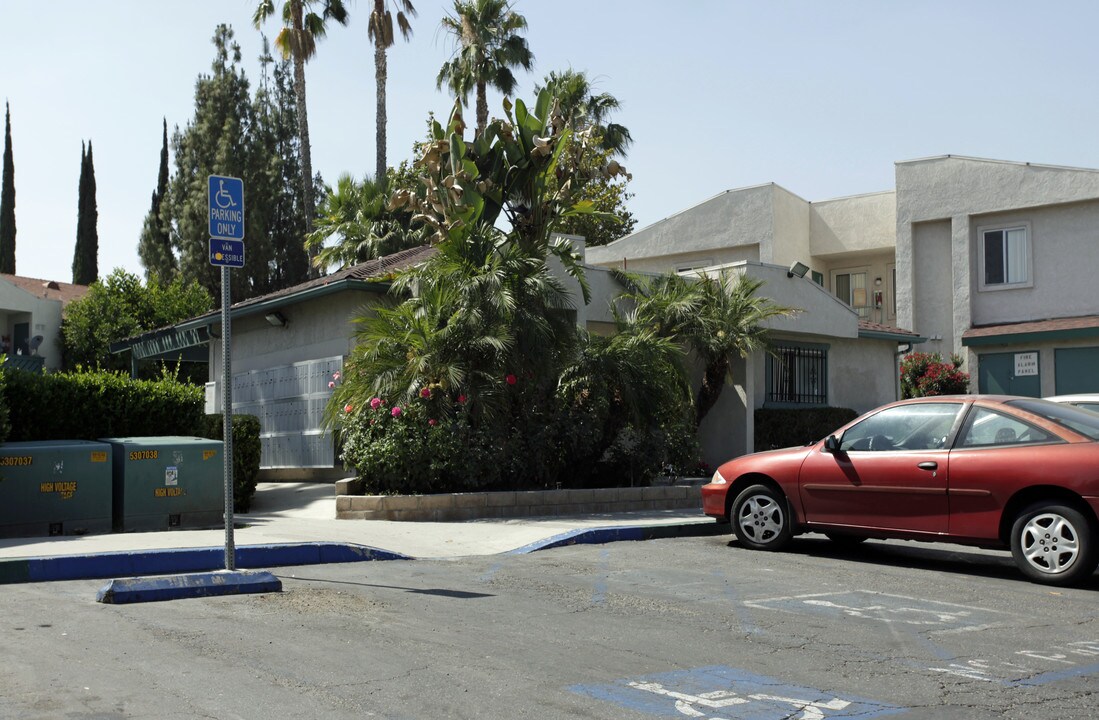 Sunpointe Village Apartments in San Bernardino, CA - Foto de edificio