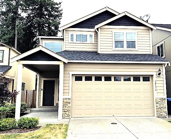 18134 75th Ave E in Puyallup, WA - Building Photo