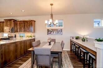 20807 Smoke Stack Ln in Bend, OR - Foto de edificio - Building Photo