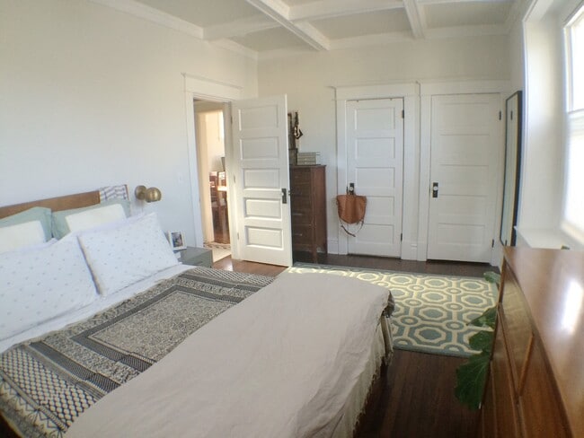 property at 315 W. McGraw Street
