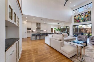 3925 Lively Ln in Dallas, TX - Building Photo - Building Photo