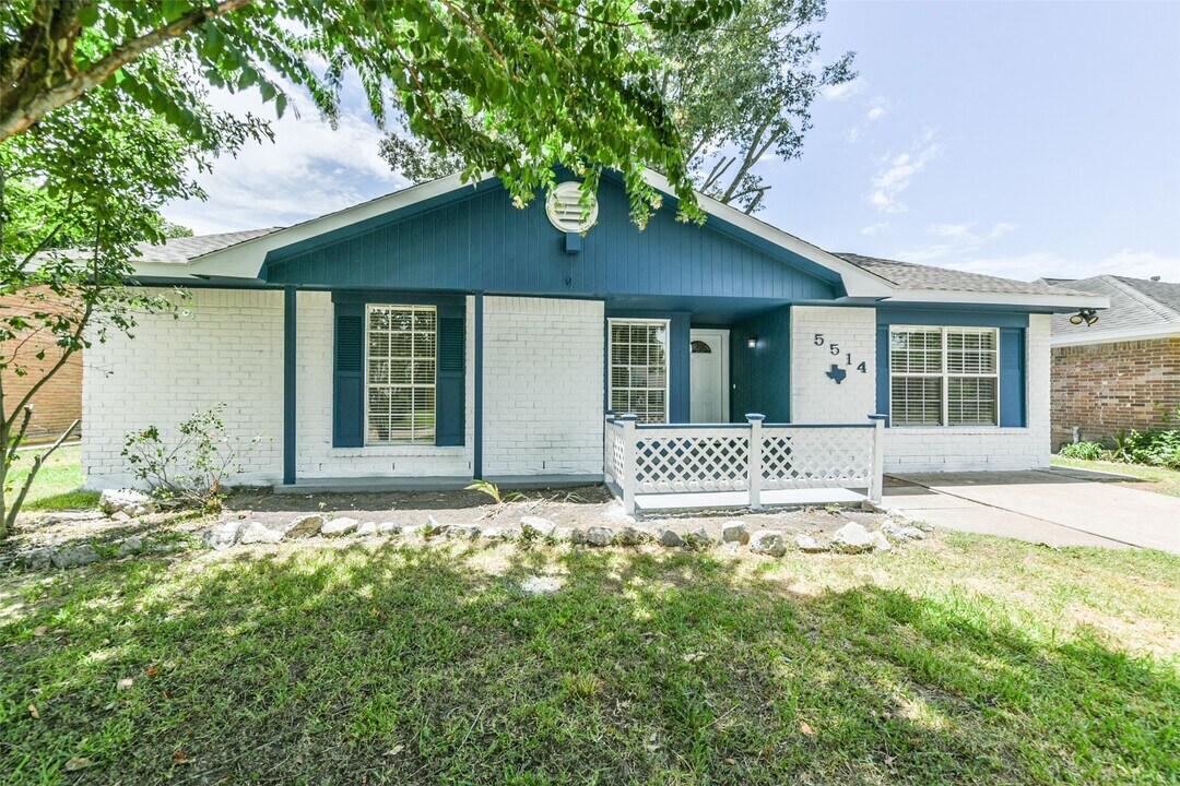 5514 Vickita Dr in Houston, TX - Building Photo