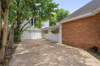 6738 W Greens Rd in Houston, TX - Foto de edificio - Building Photo