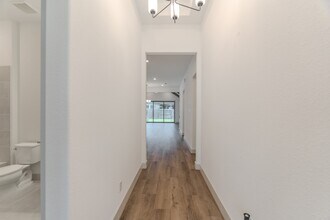 9322 Galloway Wds Trl in Tomball, TX - Building Photo - Building Photo