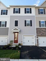 40 Basswood St in Berlin, NJ - Building Photo