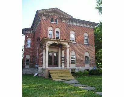 193 Main St in Attica, NY - Foto de edificio