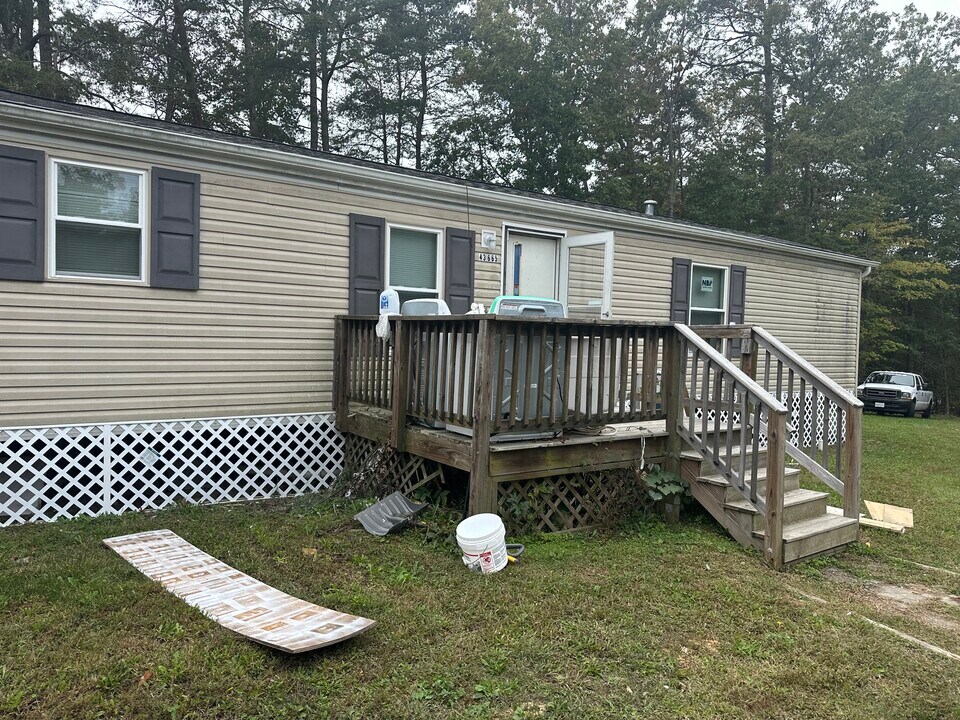 43665 Pump House Ln in Leonardtown, MD - Building Photo