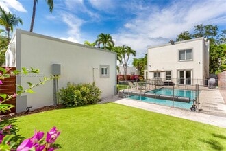 152 SW 20th Rd in Miami, FL - Building Photo - Building Photo