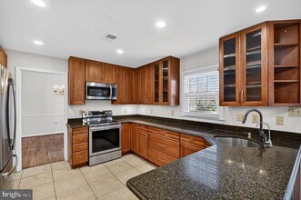 102 Cunningham Park Ct SE in Vienna, VA - Building Photo - Building Photo