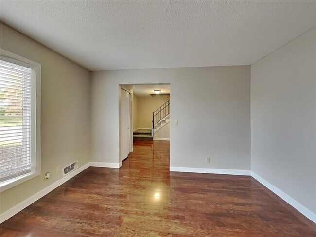 8525 Ivywood Ave S in Cottage Grove, MN - Building Photo - Building Photo