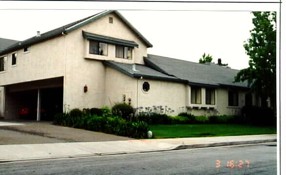 4984 Edgar Ct in San Jose, CA - Foto de edificio - Building Photo