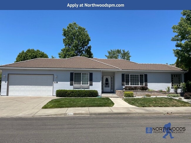 property at 927 Mountain View Dr