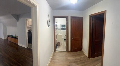 105 Forest Ave, Unit Apt B in Charleston, WV - Building Photo - Building Photo