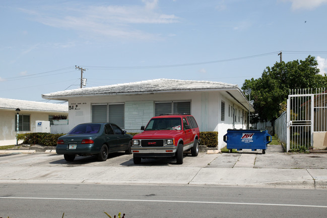 51 E 7th St in Hialeah, FL - Building Photo - Building Photo