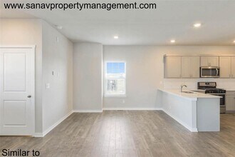 2404 SW Plaza Pkwy in Ankeny, IA - Building Photo - Building Photo