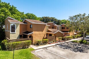 Pineapple Park in Tamarac, FL - Building Photo