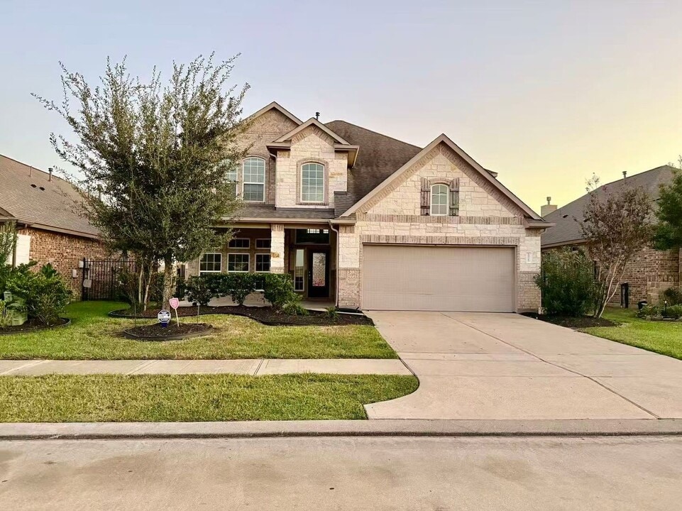 24323 Marcello Lakes Dr in Katy, TX - Building Photo