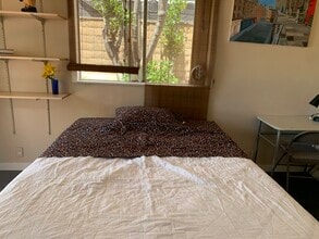 23465 Via Ronda in Mission Viejo, CA - Foto de edificio - Building Photo