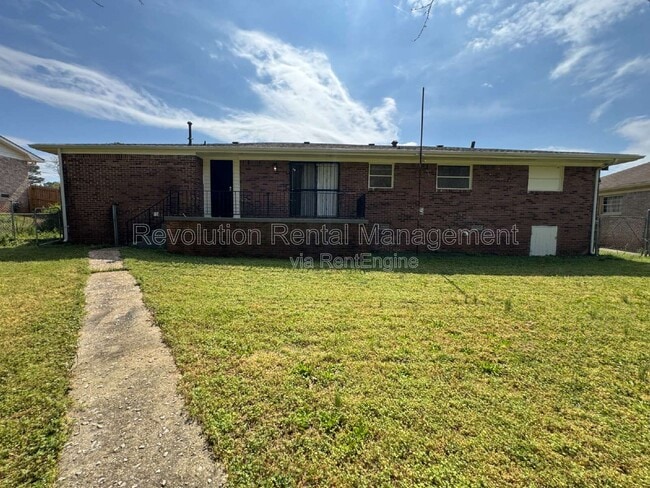 4010 Emerald Lake Dr in Decatur, GA - Building Photo - Building Photo