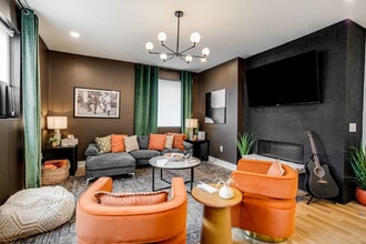 1011 12th Ave S in Nashville, TN - Building Photo - Building Photo