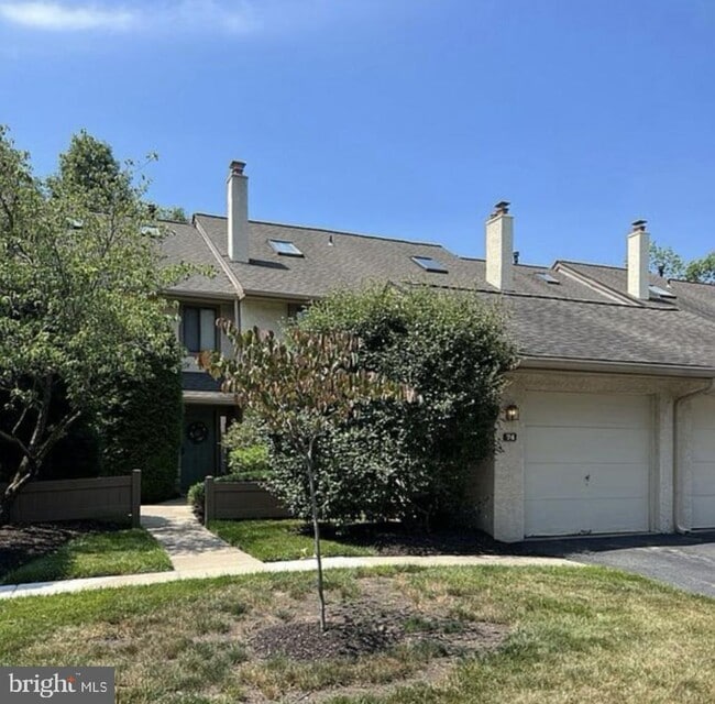 property at 74 Highgate Ln