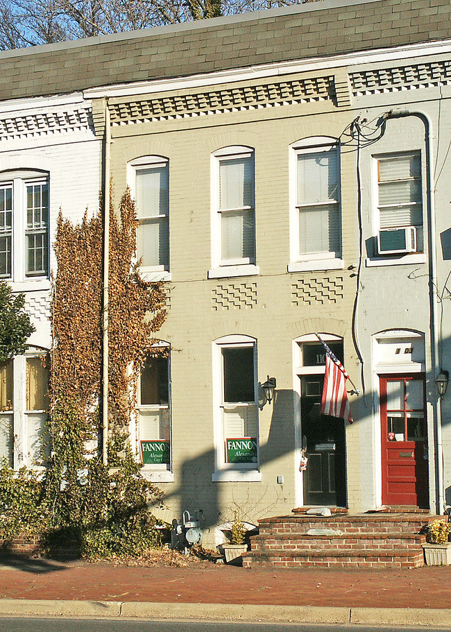 1105 Duke St in Alexandria, VA - Building Photo - Building Photo