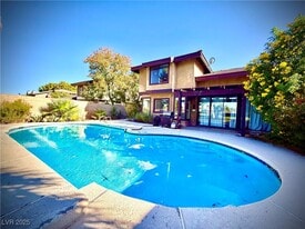 920 Pinehurst Dr in Las Vegas, NV - Building Photo