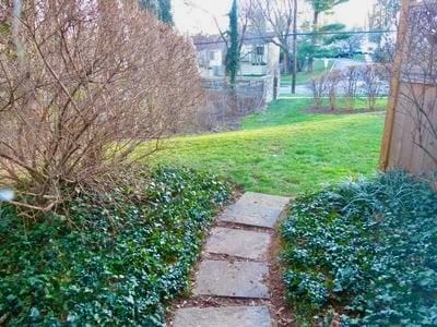 5307 Pooks Hill Rd in Bethesda, MD - Foto de edificio - Building Photo