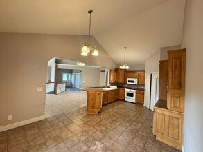 1616 Mulligan Pl in Manhattan, KS - Building Photo - Building Photo