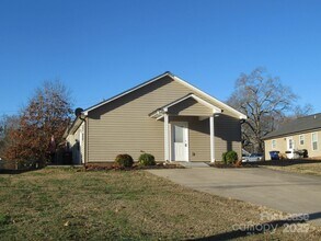 406 S Flint St in Lincolnton, NC - Building Photo - Building Photo