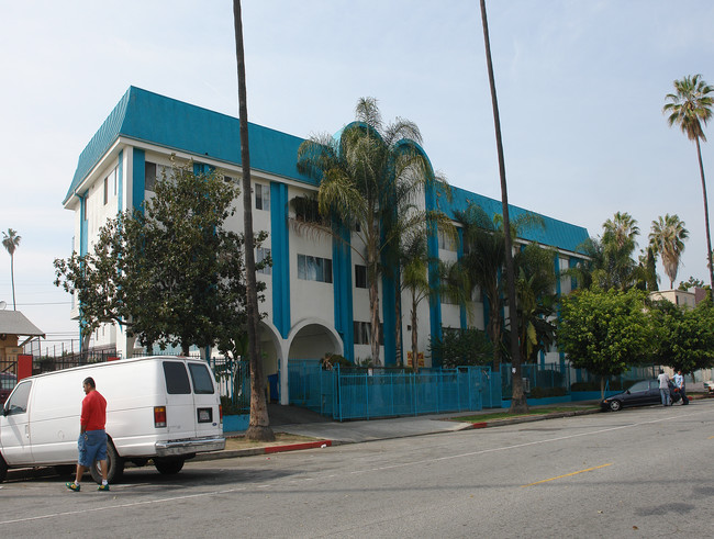 Mariposa Avenue Apartment in Los Angeles, CA - Foto de edificio - Building Photo