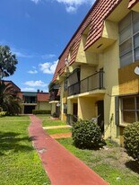 8003 W 6th Ave in Hialeah, FL - Building Photo