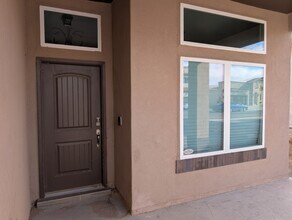 517 La Entrada Cir in Santa Teresa, NM - Building Photo - Building Photo