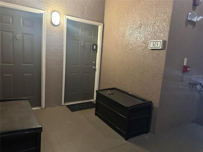 6141 Metrowest Blvd in Orlando, FL - Building Photo - Building Photo