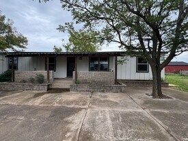 602 C St in Elgin, OK - Building Photo