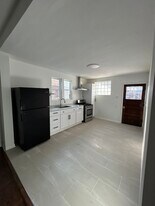 1638 N Monitor Ave, Unit 2 Apartamentos