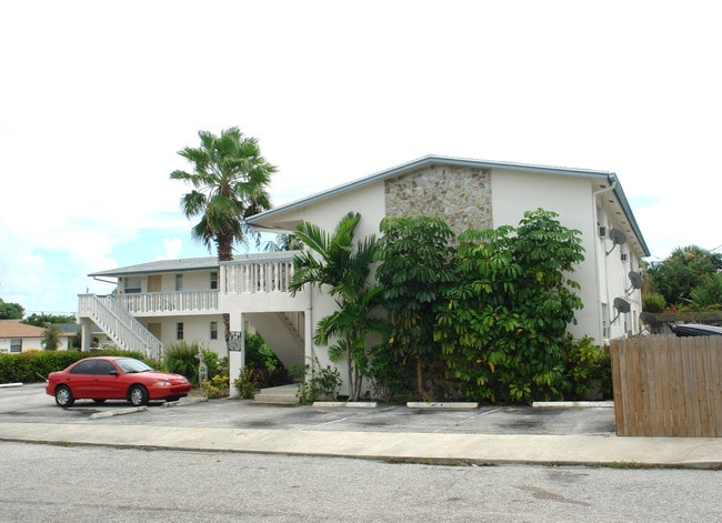 1001 S M St in Lake Worth, FL - Foto de edificio - Building Photo