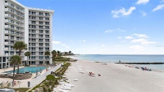 2301 Gulf of Mexico Dr in Longboat Key, FL - Building Photo