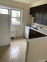 431 E Broadway-Unit -431 in Long Beach, NY - Building Photo - Building Photo
