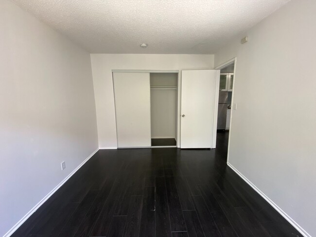 827 S Wilton Pl in Los Angeles, CA - Foto de edificio - Building Photo