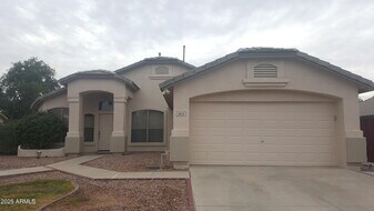 2433 E Nathan Way in Chandler, AZ - Building Photo