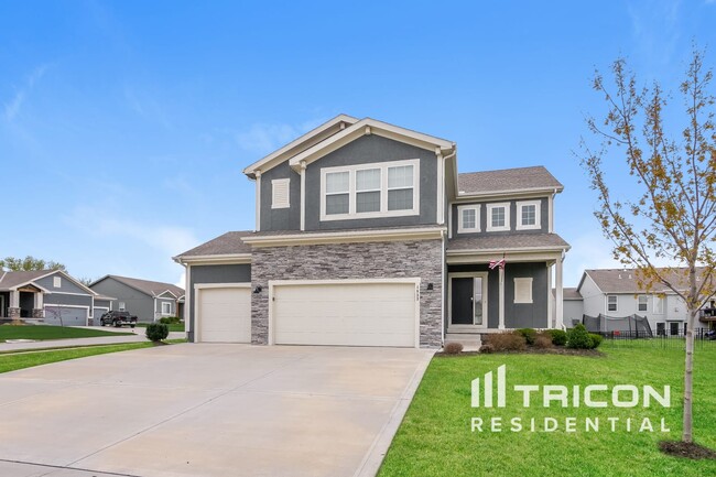 1833 NE Griffin Dr