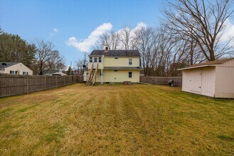 7 Holbrook Rd in Oxford, MA - Building Photo - Building Photo