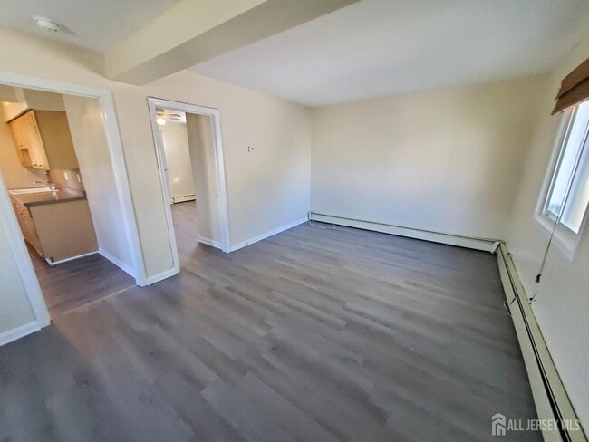 615 Ridgewood Ave in Woodbridge, NJ - Building Photo - Building Photo