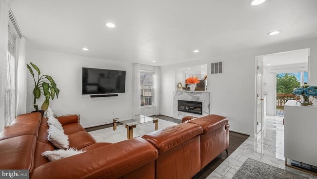 property at 3355 Canton Ct